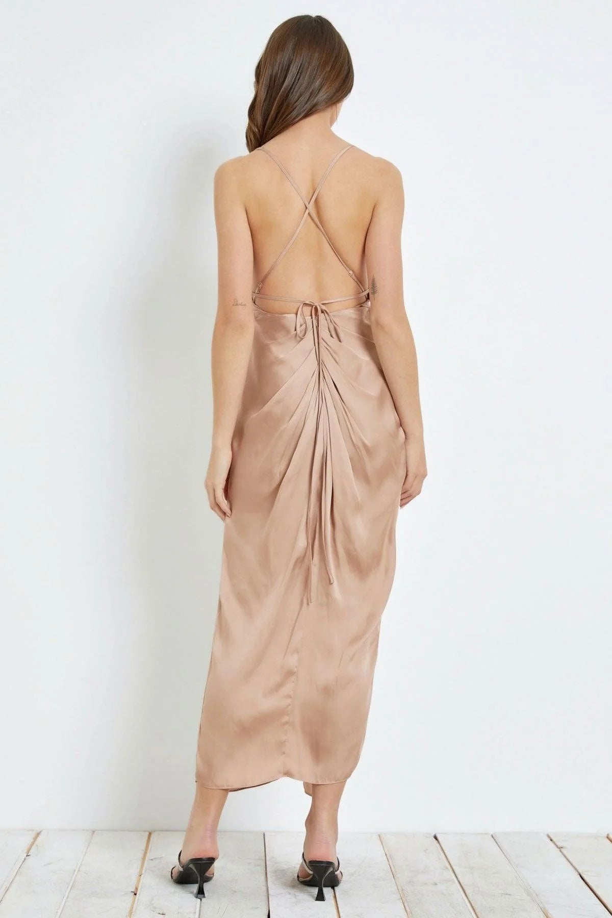  "Chic Front Twist Tie-Back Slip Dress with Elegant Slit"